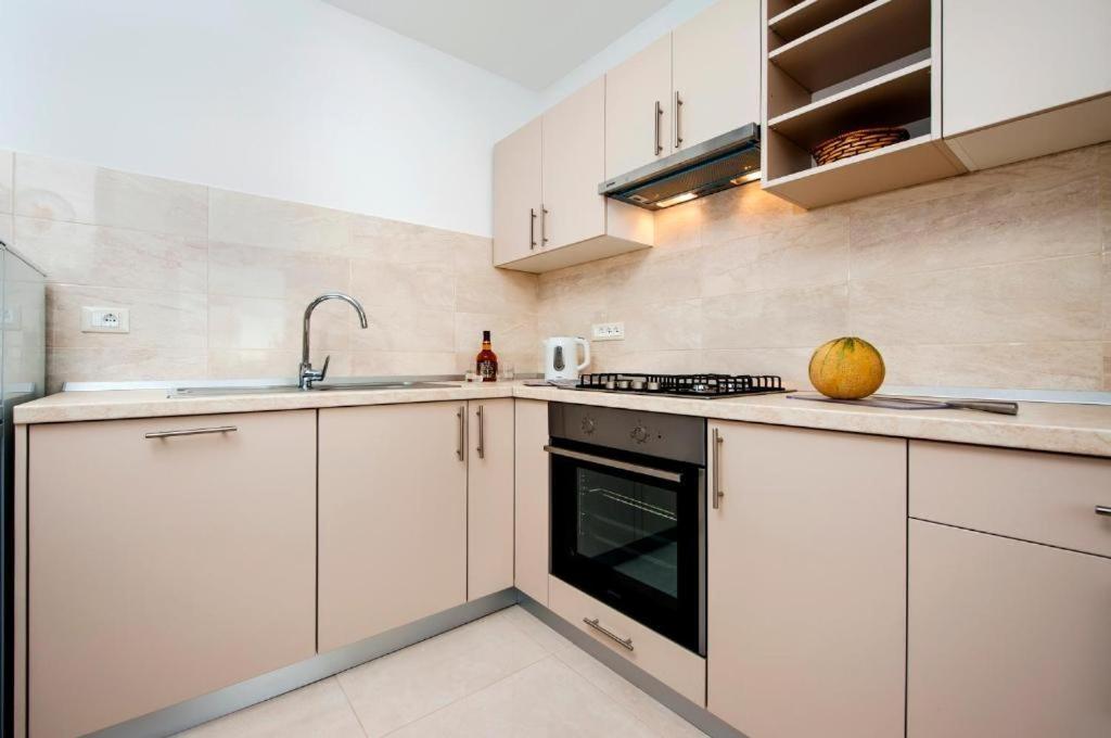 Aria Room And Apartmant Fuga Rovinj Exterior photo
